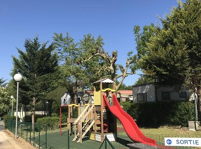 Camping Le Ruisseau Kamp alanı 3*