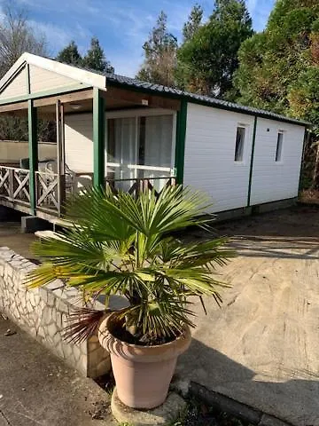 Kamp alanı Camping Le Ruisseau 3*